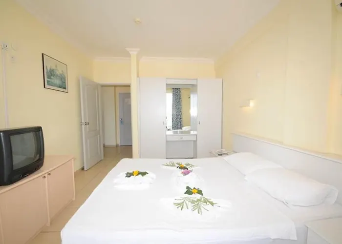 Sonnen 酒店 马尔马里斯