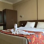 Sonnen 酒店 马尔马里斯